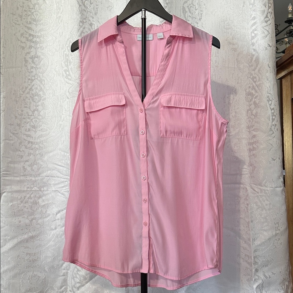 New York & Co Light Pink Sleeveless Button-Up Blouse, Large